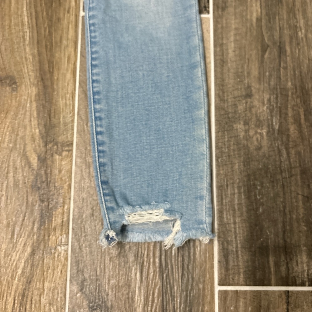 Abercrombie & Fitch cropped skinny jeans with ripped knees - Picture 5 of 7